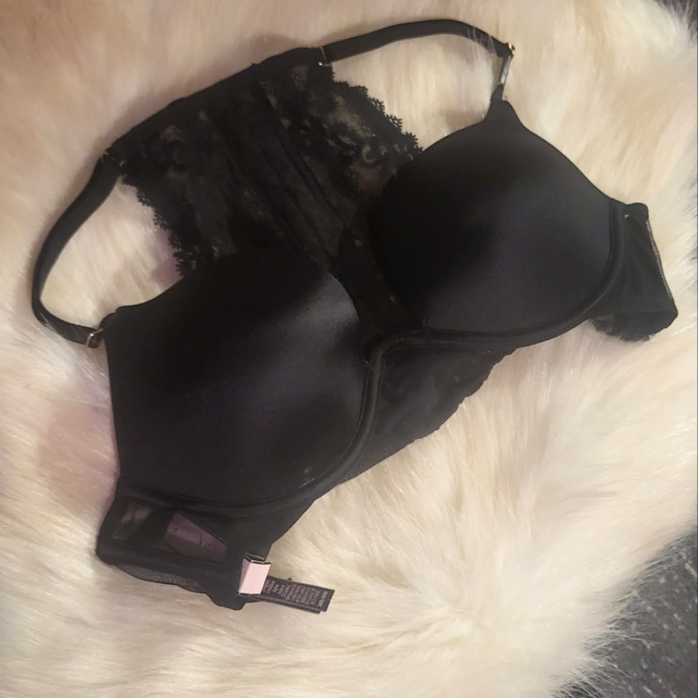 💕NWT Victoria's Secret Lightly Lined Push Up!